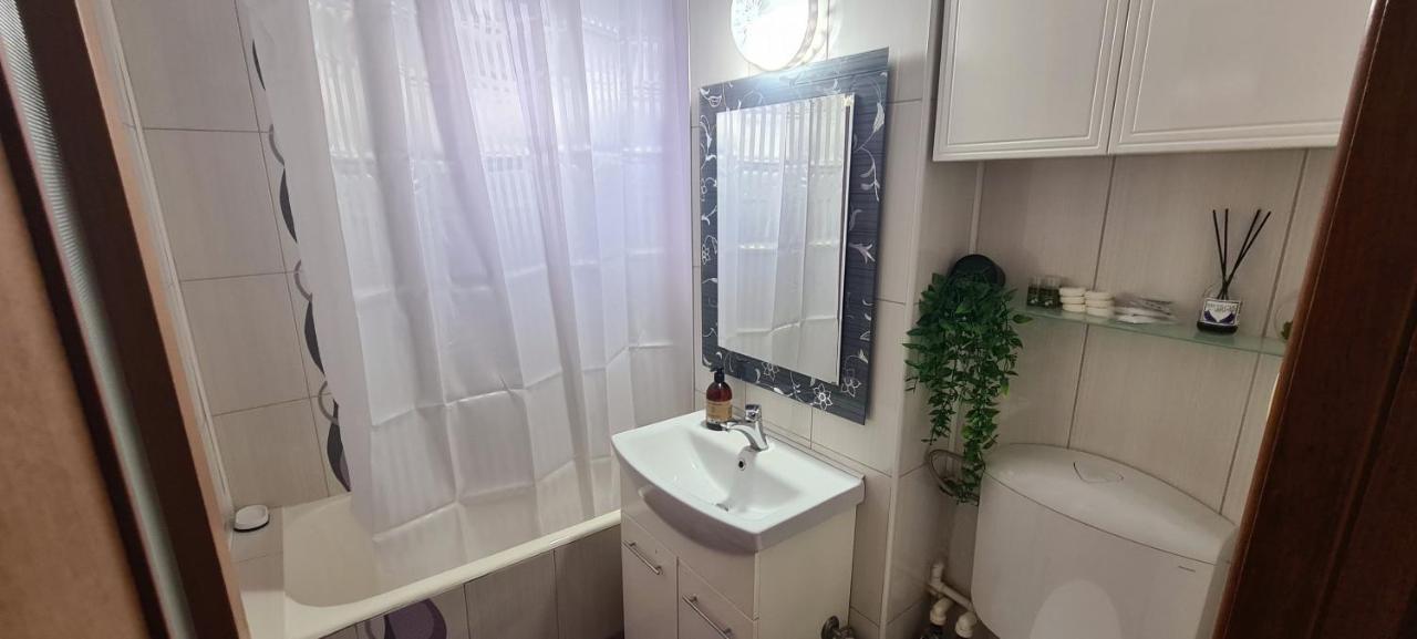 Perfect View Apartament 2 Rooms Self Check-In Bukarest Eksteriør billede
